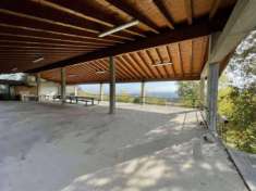 Foto Rustico / Casale di 723 m con 1 locale in vendita a Lonato del Garda