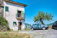 Foto Rustico / Casale di 96 m con 5 locali in vendita a Podenzana [rif. DV-9870-2]