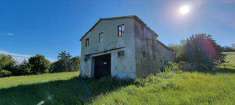 Foto Rustico casale in Vendita, 1 Locale, 370 mq (SAN SEVERINO MARCHE