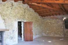 Foto Rustico casale in Vendita, pi di 6 Locali, 265 mq (SASSOFELTRIO