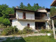 Foto Rustico casale in Vendita, pi� di 6 Locali, 4 Camere, 200 mq (IN