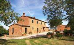 Foto Rustico casale in Vendita, pi di 6 Locali, 4 Camere, 230 mq (CO