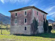 Foto Rustico casale in Vendita, pi di 6 Locali, 4 Camere, 390 mq (CA