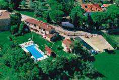 Foto Rustico casale in Vendita, pi di 6 Locali, 5 Camere, 200 mq (CA
