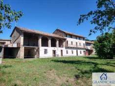 Foto Rustico casale in Vendita, pi di 6 Locali, 5 Camere, 305 mq (CO