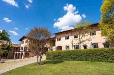 Foto Rustico casale in Vendita, pi� di 6 Locali, pi� di 6 Camere, 650