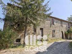 Foto RUSTICO CON 32 ETTARI DI TERRENO