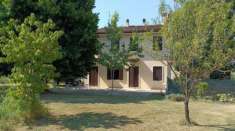 Foto Rustico con giardino privato e magazzino
