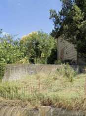 Foto rustico con luce e bagno e giardino