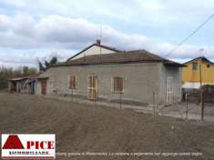 Foto Rustico con terreno pianeggiante