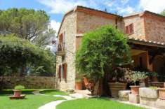 Foto RUSTICO di 7 vani e di 250 mq (MANCIANO) rif. POGGIO650