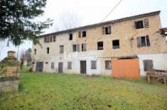 Foto RUSTICO di 9 vani e di 668 mq (FONTANELLE) rif. LR10_2