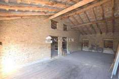 Foto RUSTICO in Vendita, pi di 6 Locali, 500 mq, POSSAGNO