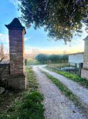 Foto Rustico in vendita a Desenzano Del Garda