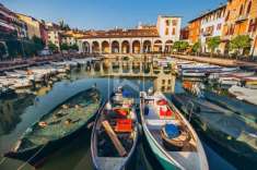 Foto Rustico in vendita a Desenzano Del Garda
