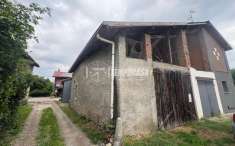 Foto Rustico in vendita a Fino Mornasco