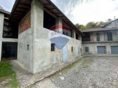 Foto Rustico in vendita a Fino Mornasco