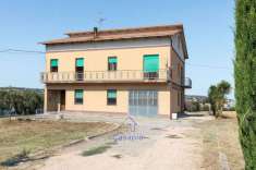 Foto Rustico in vendita a Montecosaro
