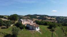Foto Rustico in vendita a Montefelcino