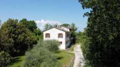 Foto Rustico in vendita a Petriano
