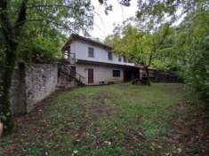 Foto Rustico in vendita a Petrognano - Capannori 150 mq  Rif: 1066727