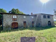 Foto Rustico in vendita a Reggello - 12 locali 490mq