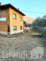 Foto Rustico in Vendita a Rivoli Veronese Rivoli Veronese