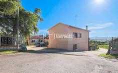 Foto Rustico in vendita a San Clemente