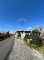 Foto Rustico in vendita a Santa Sofia D'Epiro