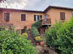 Foto Rustico in vendita a Siena