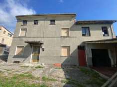 Foto Rustico in vendita a Ziano Piacentino