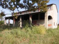 Foto Rustico indip.  da ristrut. cambio di destinazione e terreno a Baganzola