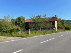 Foto Rustico indipendente con terreno a Piverone (TO)  39.000