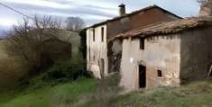 Foto Rustico/Casale in Vendita, 1 Locale, 326,47 mq, Urbino