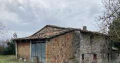 Foto Rustico/Casale in Vendita, 1 Locale, 476,72 mq, Fossombrone