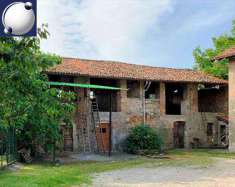 Foto Rustico/Casale in Vendita, 270 mq, Erba