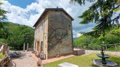 Foto Rustico/Casale in Vendita, pi di 6 Locali, 180 mq, Molazzana