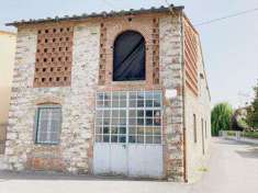 Foto Rustico/Casale in Vendita, pi di 6 Locali, 200 mq, Capannori (M