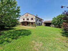 Foto Rustico/Casale in Vendita, pi di 6 Locali, 230 mq, Soragna