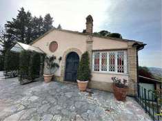 Foto Rustico/Casale in Vendita, pi di 6 Locali, 235 mq, Perugia (Mon