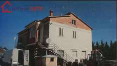 Foto Rustico/Casale in Vendita, pi di 6 Locali, 3894 mq, Bettona (Pa