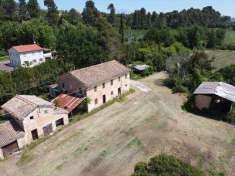 Foto Rustico/Casale in Vendita, pi di 6 Locali, 397 mq, Jesi