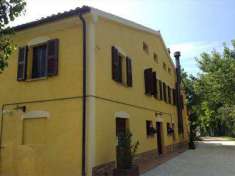 Foto Rustico/Casale in Vendita, pi di 6 Locali, 400 mq, Montefelcino