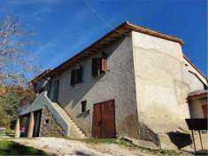 Foto Rustico/Casale in Vendita, pi di 6 Locali, 495 mq, Gubbio
