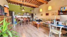 Foto Rustico/Casale in Vendita, pi di 6 Locali, 525 mq, Capannori (S