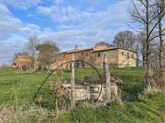 Foto Rustico/Casale in Vendita, pi di 6 Locali, 780 mq, Cortona (Pie