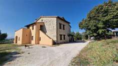 Foto Rustico/Casale in Vendita, pi di 6 Locali, 880 mq, Massa Martan