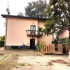 Foto San Colombano Villa singola con 2500 mq di frutteto