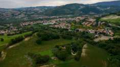 Foto SAN MARTINO DEL PIANO: In vendita ? propriet  esclusiva con vista panoramica a fossombrone
adiacente al centro cittadino di fossombrone, in posizione