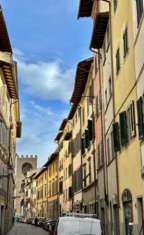 Foto SAN NICCOL0 CON TRE CANNE FUMARIE VENDESI IMMOBILE COMMERCIALE ALLO STATO DI FATTO